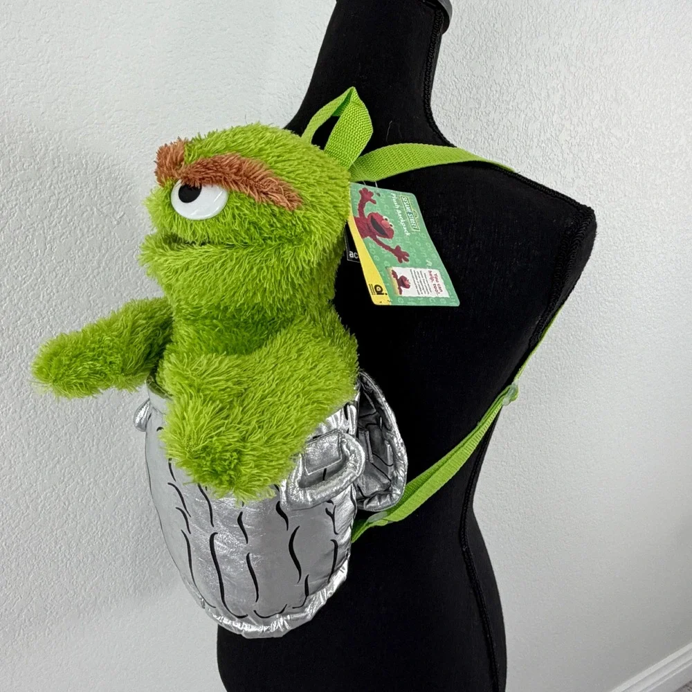 Sesame Street Oscar the Grouch Plush Trash Can Backpack Kids 2011 New NWT